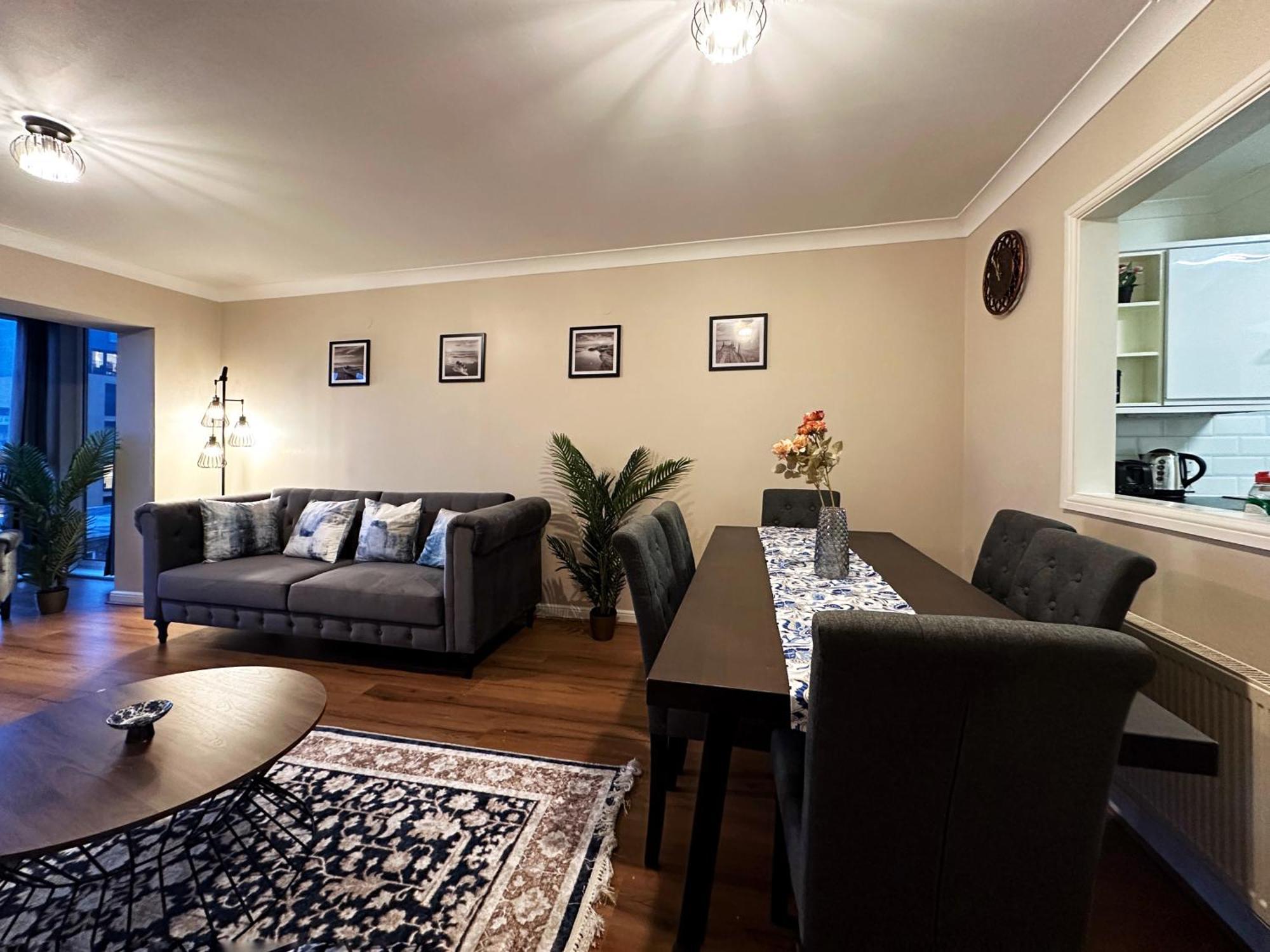 Appartamento Mia Place In Tower Hill, 2 Double Beds, Max 4 People, Free Parking Available Upon Request, Great Location *