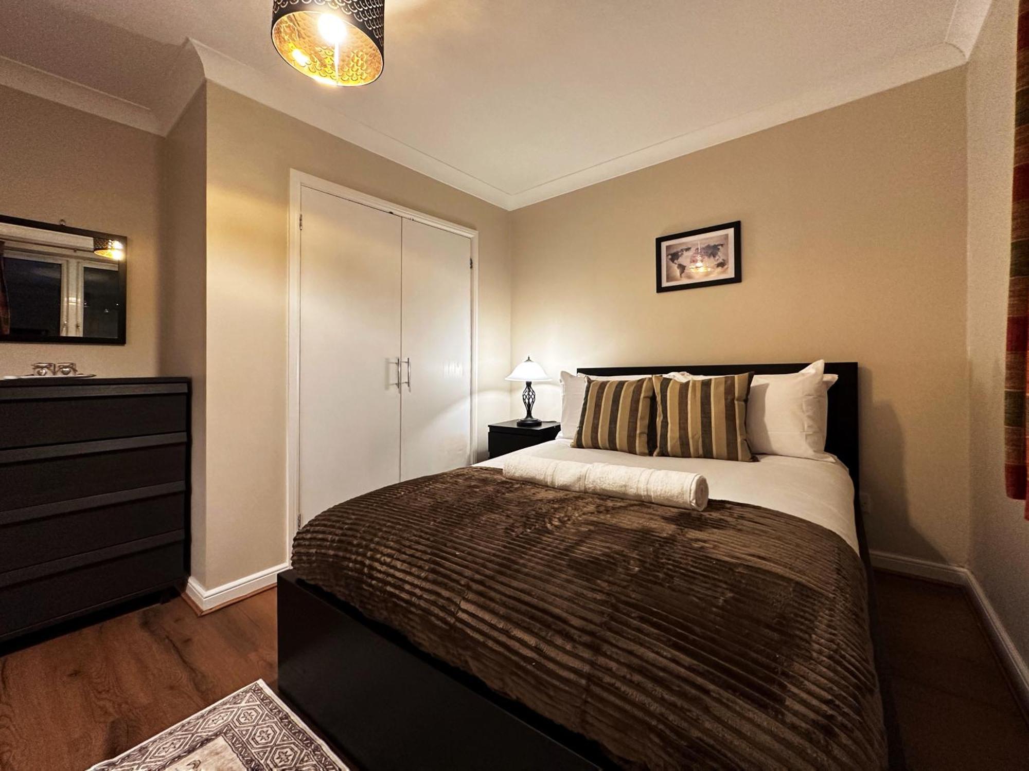 Mia Place In Tower Hill, 2 Double Beds, Max 4 People, Free Parking Available Upon Request, Great Location * Londra