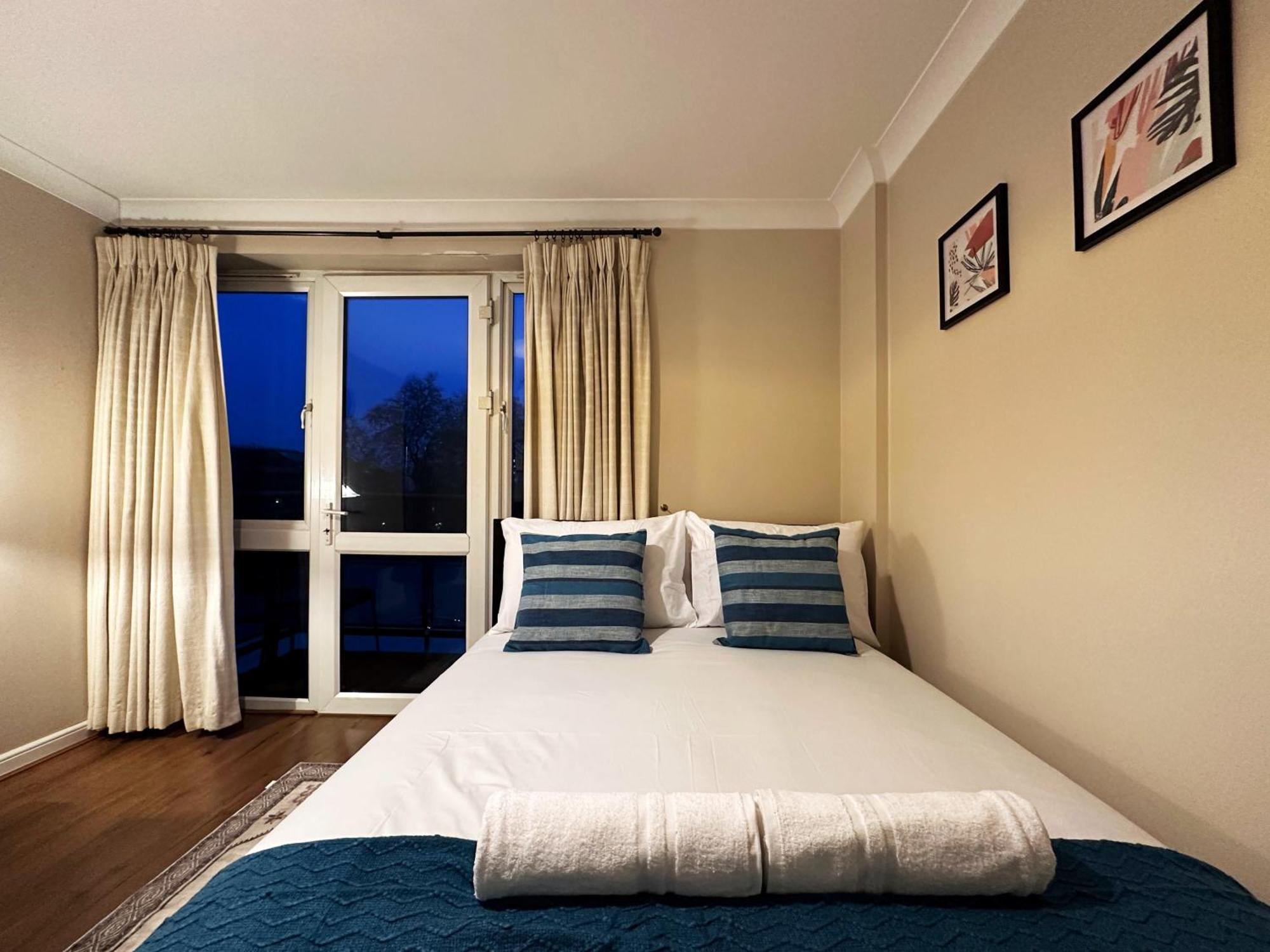 Appartamento Mia Place In Tower Hill, 2 Double Beds, Max 4 People, Free Parking Available Upon Request, Great Location *